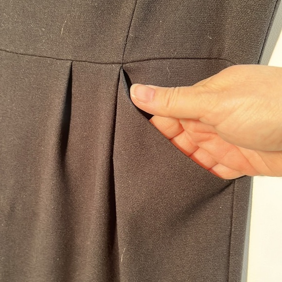 LOFT Cap Sleeve Scoop Neck "Little Black Dress"  Two Pocket Career Dress SZ 8 - Picture 2 of 14